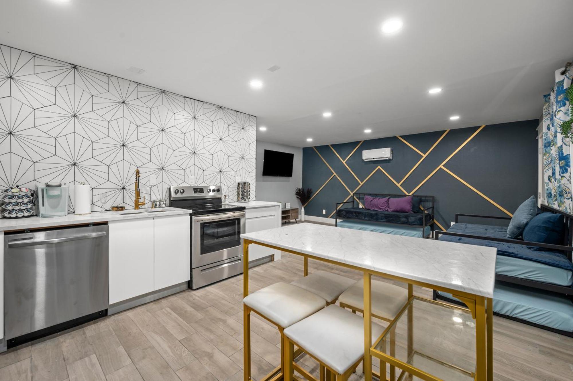 Comfortable 2Br Uptown Escape With Free Park Houston Exterior foto