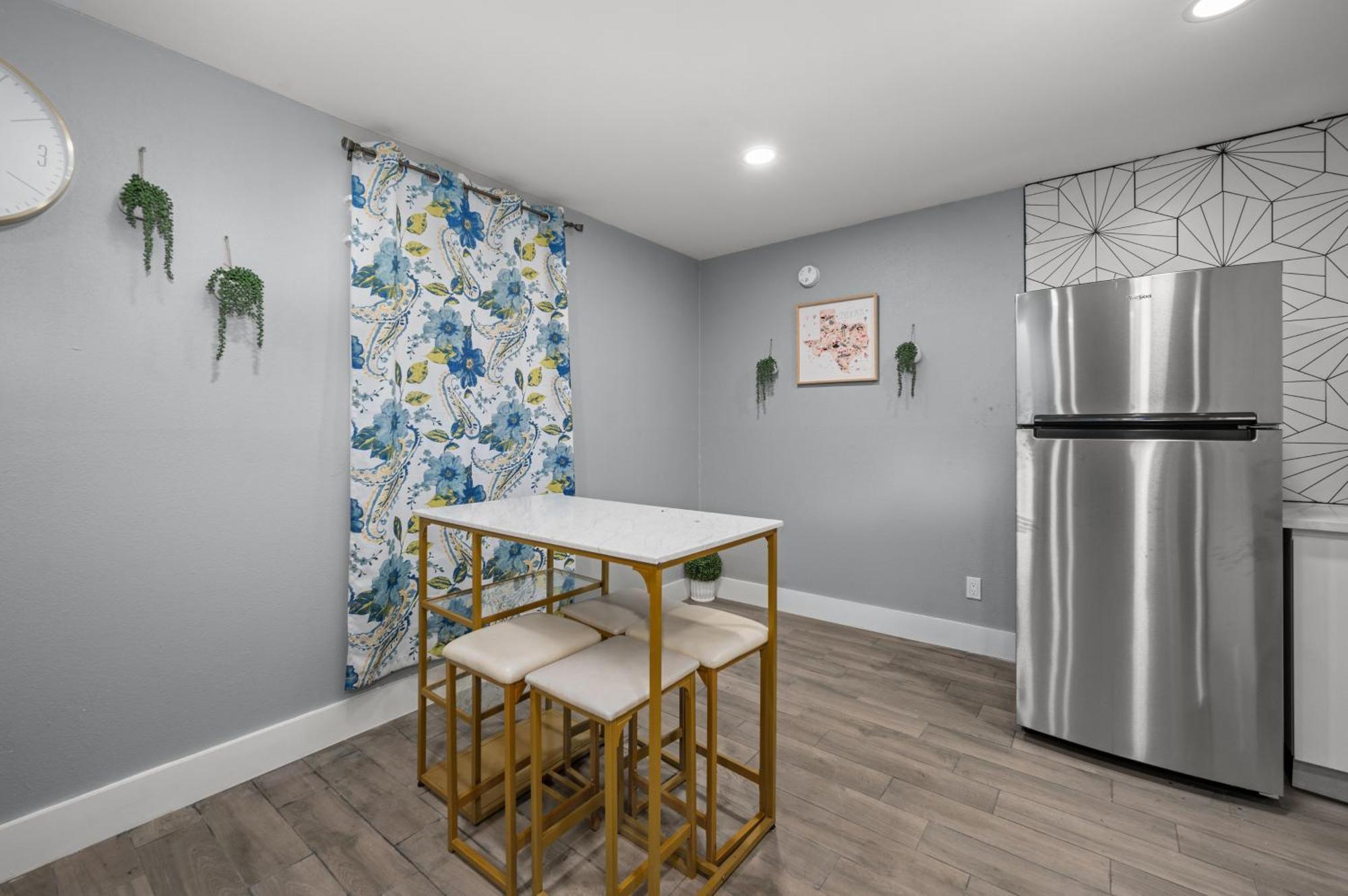 Comfortable 2Br Uptown Escape With Free Park Houston Exterior foto