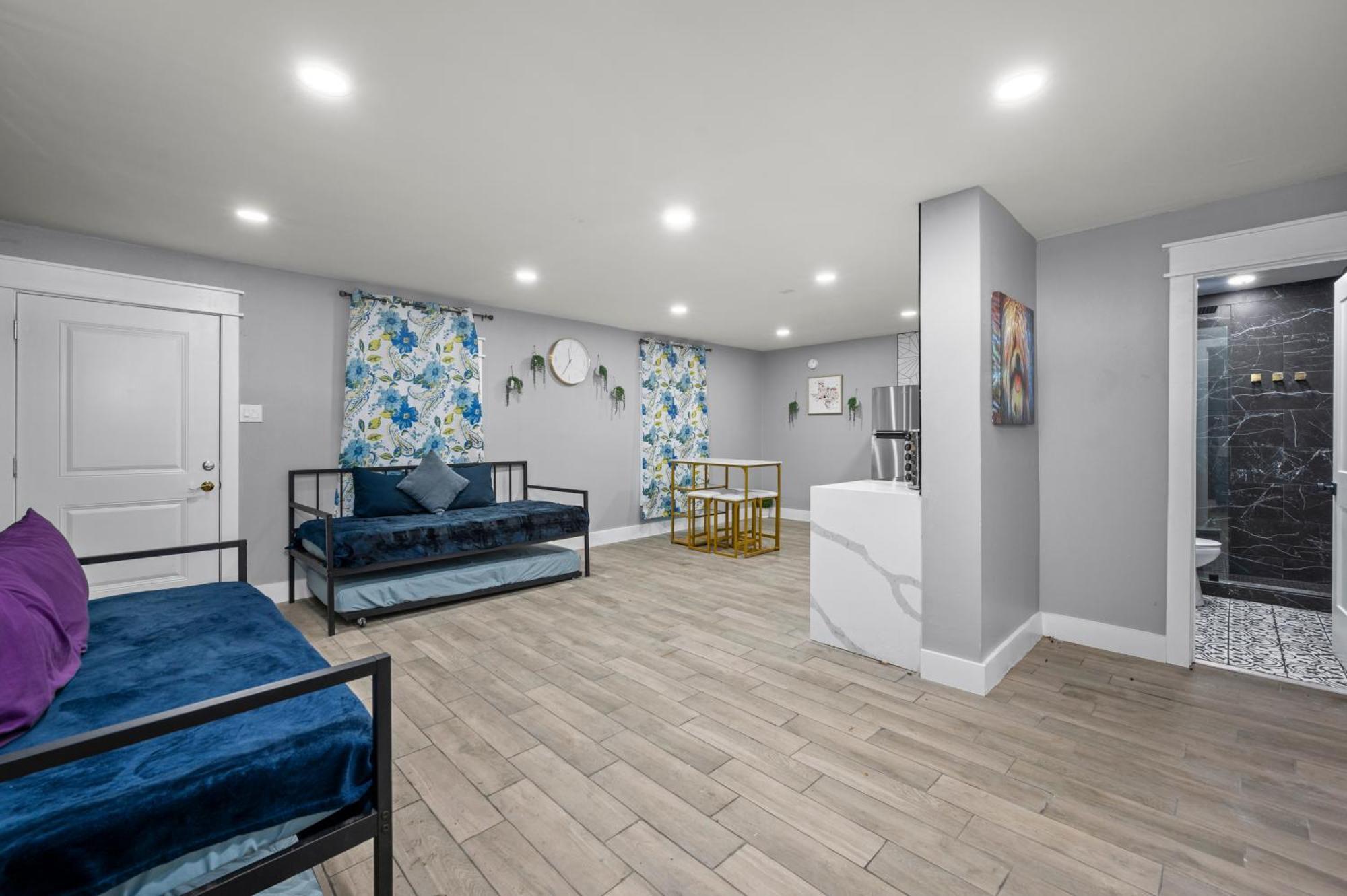 Comfortable 2Br Uptown Escape With Free Park Houston Exterior foto